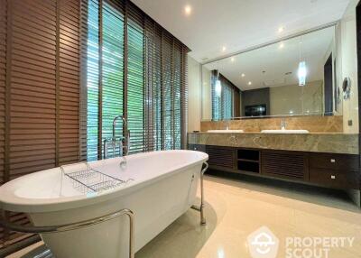 4-BR Condo at Belgravia Residences Condominium near BTS Thong Lor