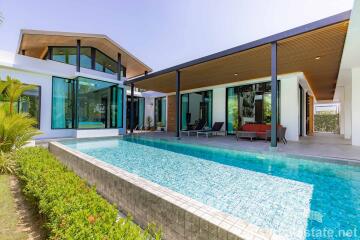 4-Bedroom Gallery Loft Villa for Sale in Baan Varij, Naiharn, Phuket