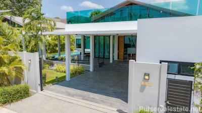 4-Bedroom Gallery Loft Villa for Sale in Baan Varij, Naiharn, Phuket