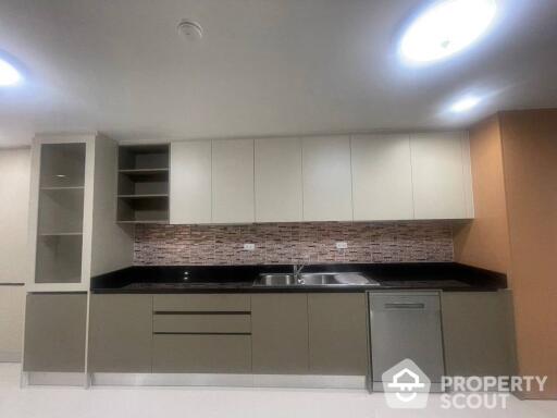 3-BR Apt. near MRT Sukhumvit