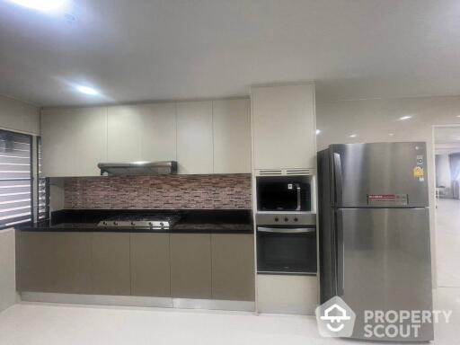 3-BR Apt. near MRT Sukhumvit