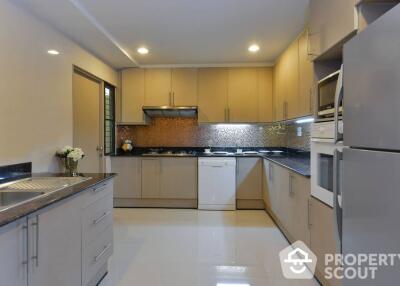 3-BR Apt. near MRT Sukhumvit