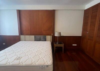 3-BR Condo at The Prestige 49 Condominium near BTS Phrom Phong