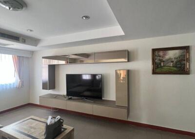 3-BR Condo at The Prestige 49 Condominium near BTS Phrom Phong