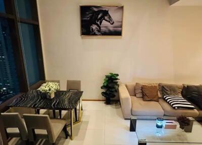 1 bed Duplex in The Emporio Place Khlongtan Sub District D021003