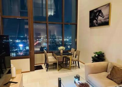 1 bed Duplex in The Emporio Place Khlongtan Sub District D021003