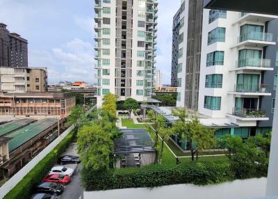 2 bed Condo in Whizdom The Exclusive Phrakhanong District C021001