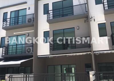 Townhouse at Baan Klang Muang Ratchaphruek-Sathorn for sale