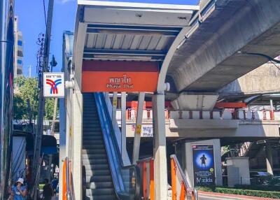 Entrance to Phaya Thai Skytrain station