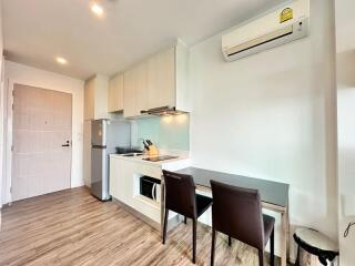 Modern kitchen with dining area