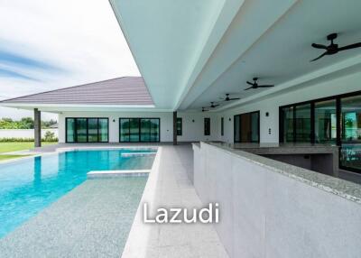 PARKLAND VILLAS : Luxurious Modern  4 Beds Pool Villa  with Mountain Views