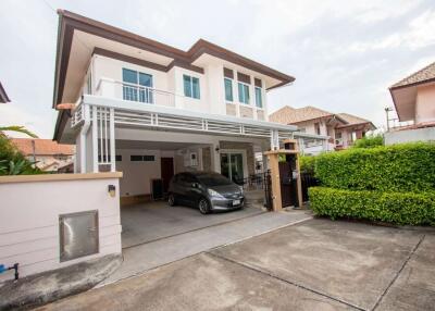 Spacious 3-Bedroom Home with Maid’s Quarters in The Oriental, Saraphi