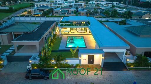 Luxurious Living Smart Home Modern 6 Bedrooms  Villa In Pattaya For Sale