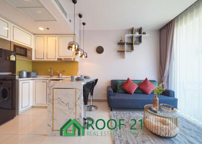 1 Bedroom Condo in a Luxury High-Rise Building in a prime area on Wongamat Beach Pattaya