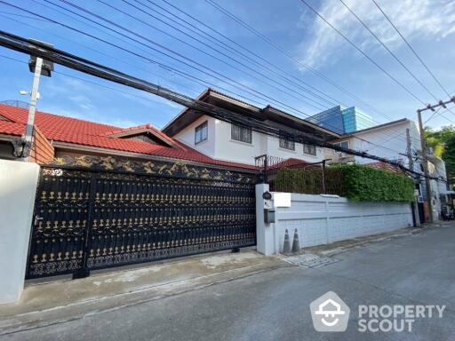 4-BR House near BTS Sanam Pao