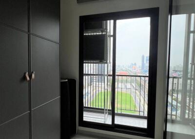 1-BR Condo at Life Asoke near ARL Makkasan