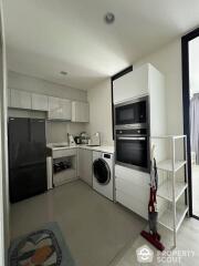 1-BR Condo at Life Asoke near ARL Makkasan