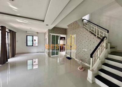 3 Bedrooms Villa / Single House in Far Greenery Village North Pattaya H011897