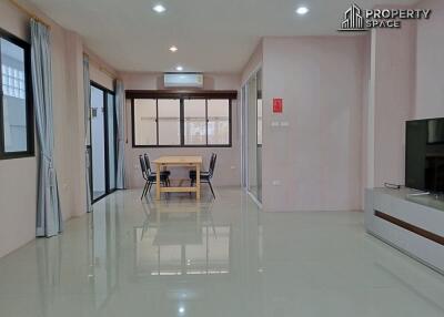 3 Bedroom Townhouse In The Delight Cozy Pattaya For Sale