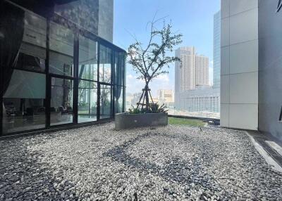 Outdoor area with modern architecture and city view