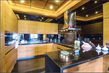 2 bedroom Condo in Nirvana Place Pattaya