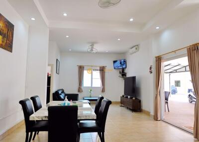 3 Bedrooms bedroom House in Powers Court East Pattaya