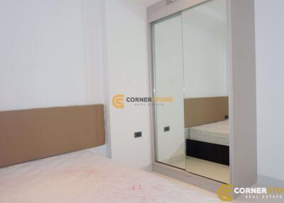 คอนโดนี้ มีห้องนอน 2 ห้องนอน  อยู่ในโครงการ คอนโดมิเนียมชื่อ Serenity Wongamat 