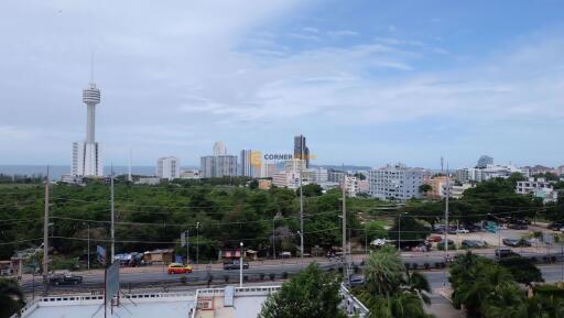 คอนโดนี้ มีห้องนอน 1 ห้องนอน  อยู่ในโครงการ คอนโดมิเนียมชื่อ Royal Park Hill 