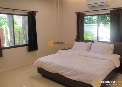 บ้านหลังนี้มี 4 ห้องนอน  อยู่ในโครงการชื่อ Pattaya Hill 2  ตั้งอยู่ที่