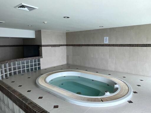 Indoor jacuzzi area in common building space