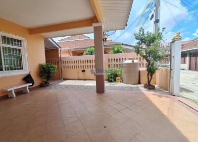 3 Bedrooms House in Chokchai Village 8 East Pattaya H011650