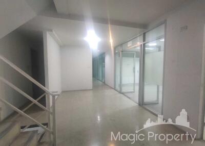 5 Storey Building for sale Soi Itsaraphap 5, Khlong San, Bangkok