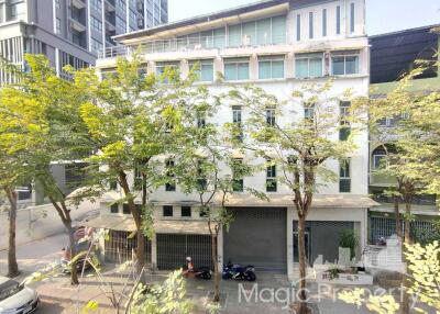 5 Storey Building for sale Soi Itsaraphap 5, Khlong San, Bangkok