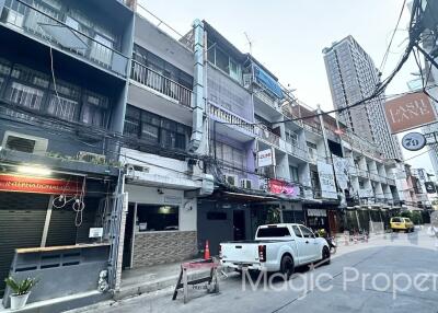 3 Floors Building For Sale in Sukhumvit 69, Phra Khanong Nuea, Watthana, Bangkok