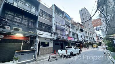 3 Floors Building For Sale in Sukhumvit 69, Phra Khanong Nuea, Watthana, Bangkok