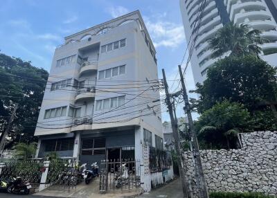 4 Floors Commercial Building For Sale on Yen Akat Rd, Chong Nonsi, Yan Nawa, Bangkok