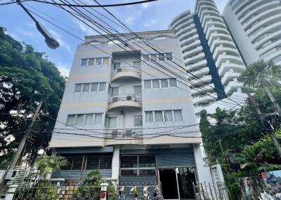 4 Floors Commercial Building For Sale on Yen Akat Rd, Chong Nonsi, Yan Nawa, Bangkok