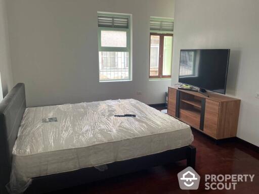 3-BR House near BTS Surasak