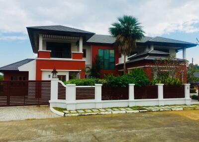 Large 4 Bedroom with Private Pool in Green Valley Mae Rim