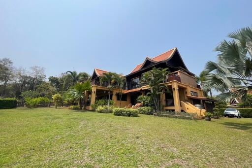 5 Bedroom Lanna Home in Pavana Development Mae Rim