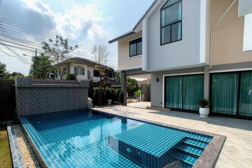 6 Bedroom Pool Villa in San Sai near Central Festival