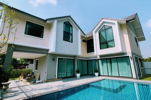 6 Bedroom Pool Villa in San Sai near Central Festival