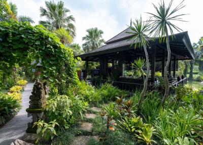 Luxury Garden Compound in Northern Mae Rim