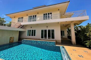 Twin Two-Bedroom Houses with Central Pool in Mae Rim