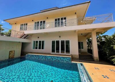 482 Sqm., 4 Beds, 5 Baths House listed for ฿ 15,900,000.