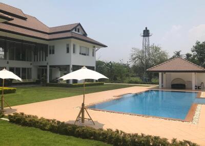 5 Bedroom Pool Villa with Large Garden in Mae Rim