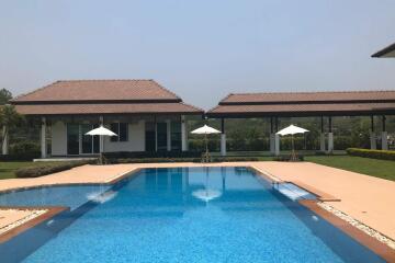 5 Bedroom Pool Villa with Large Garden in Mae Rim