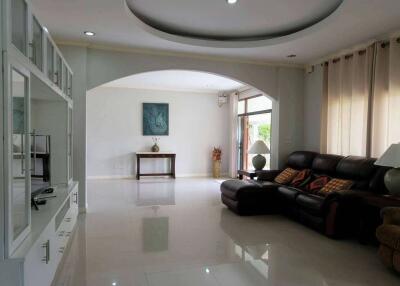 4 Bedroom Single Story with Guest House in San Kamphaeng