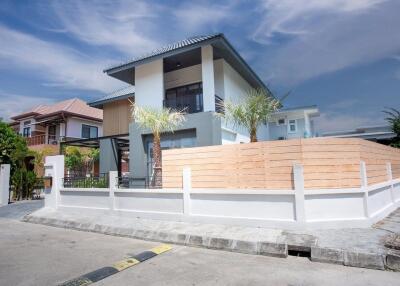 3 Bedroom Pool Villa in Kulphan 9, Hang Dong