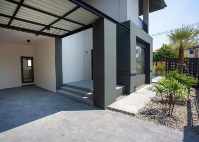 3 Bedroom Pool Villa in Kulphan 9, Hang Dong